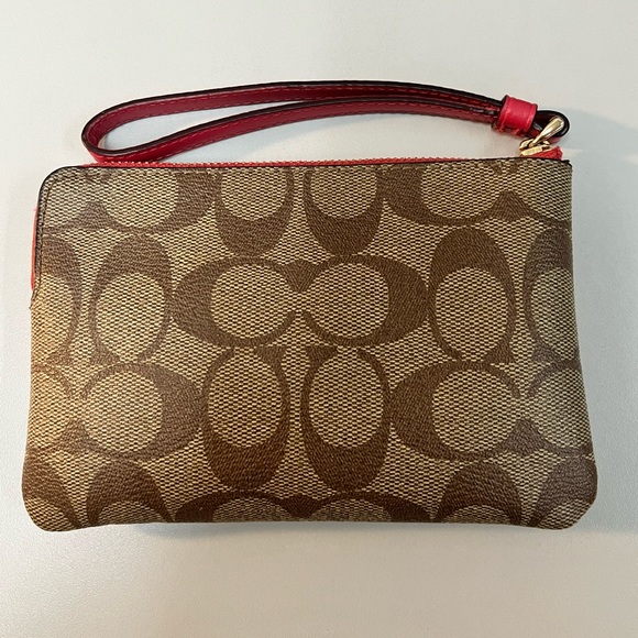 COACH Signature Canvas With Disco Patches. NWOT - Picture 4 of 16